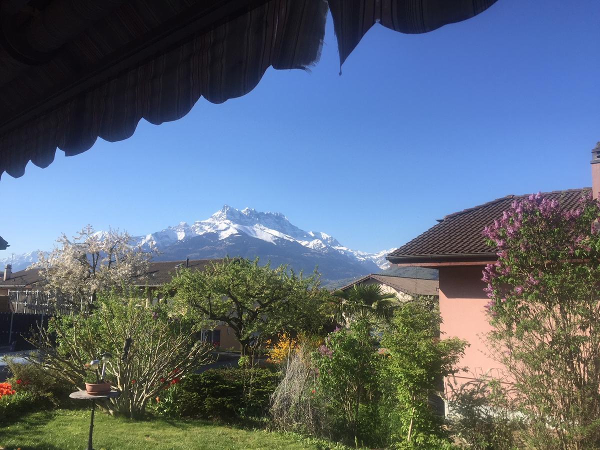 Bnb Parisod Aigle Bagian luar foto