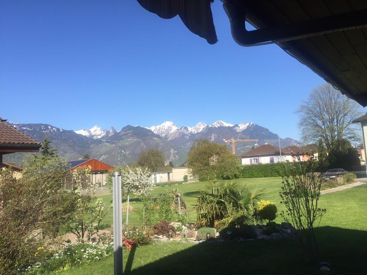 Bnb Parisod Aigle Bagian luar foto